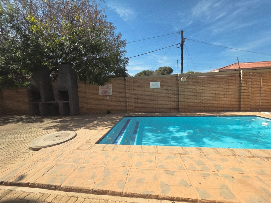 1 Bedroom Property for Sale in Potchefstroom North West